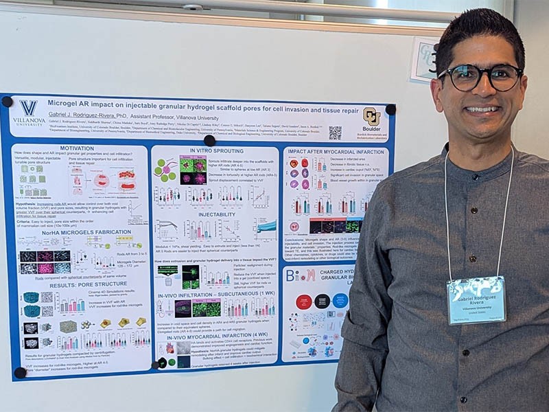 Gabriel Rodriguez Rivera at a poster presentation