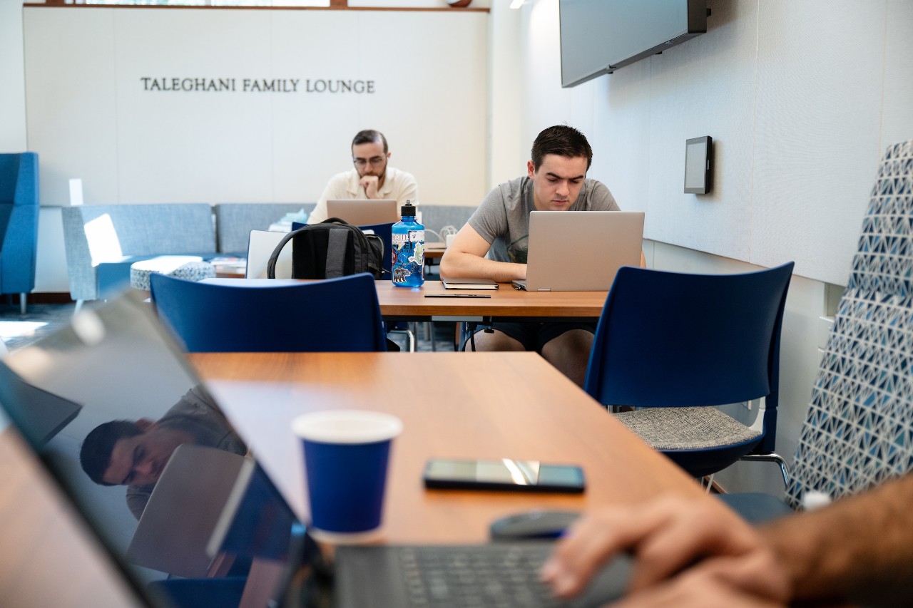 Taleghani Family Lounge_1