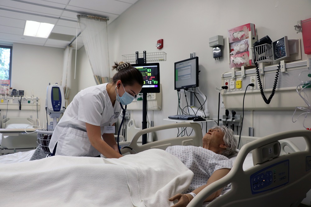 Student at SIM  Lab bedside