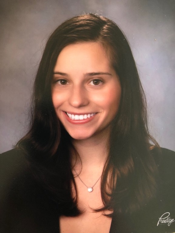 hedshot of Alexandra Santulli