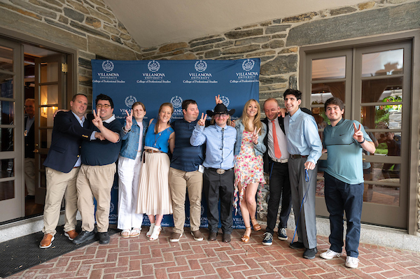 VUnited Students together